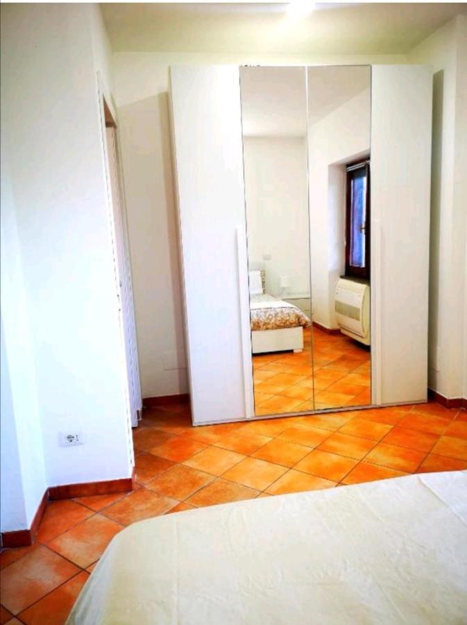 Sul lago dorato Terracina Exterior foto